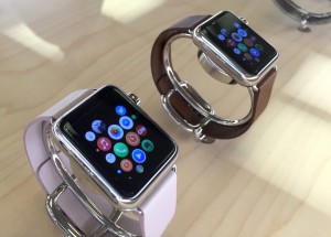 apple-watch-acier-bracelet-cuir